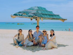 Ngắm nhìn vẻ đẹp hoang sơ, tươi đẹp tại Bãi tắm Kỳ Co